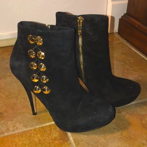 Vince Camuto black suede booties!